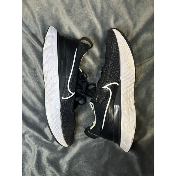 Women's Nike React Infinity Run Flyknit Running Sneakers - Picture 1 of 6